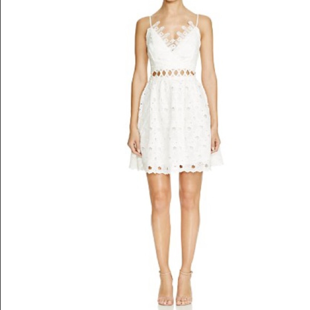 🚨 Sale ✨NWT White Cut Out Dress 🥂